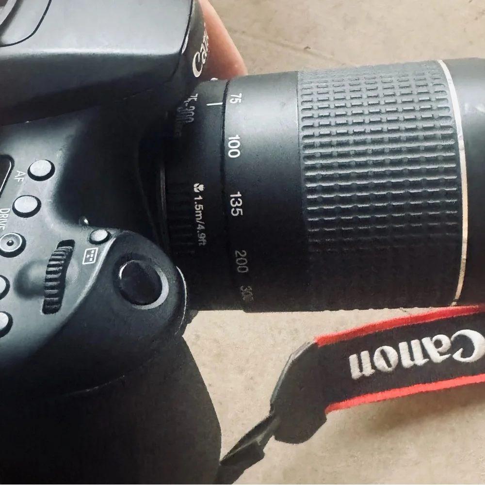 Canon EOS 70D DSLR Camera Body and 75-300 mm lens